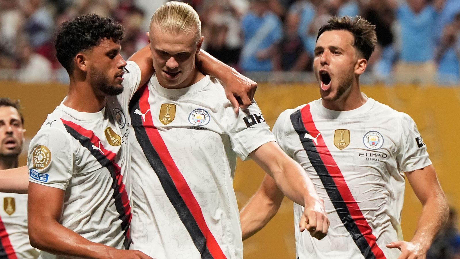 MAN CITY SCORT SIX للوصول إلى كأس العالم للنادي الماضي