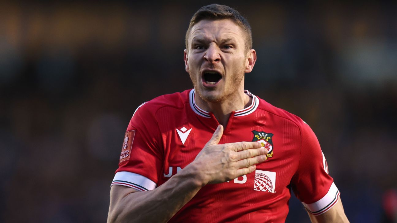 مدرب Wrexham: اتخذ مولين قرارًا بالمغادرة