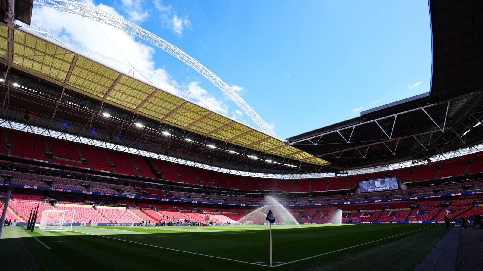 يورو 2028 للاستفادة من أن حكومة المملكة المتحدة تعهد 900 مليون جنيه إسترليني بالتمويل الرياضي