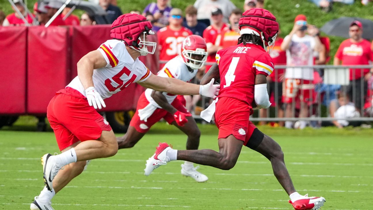 آخر الأخبار ، الطنانة من جميع المعسكرات التدريبية الـ 32: يرى الرؤساء اتصالات Mahomes-Rice الفورية