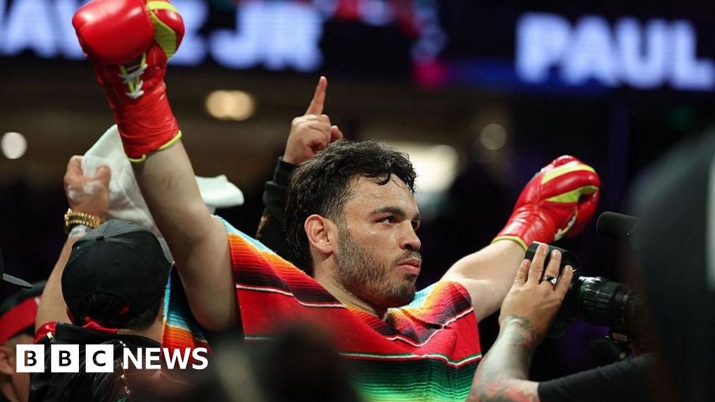 بطل العالم السابق شافيز جونيور القبض عليه من قبل الولايات المتحدة الهجرة