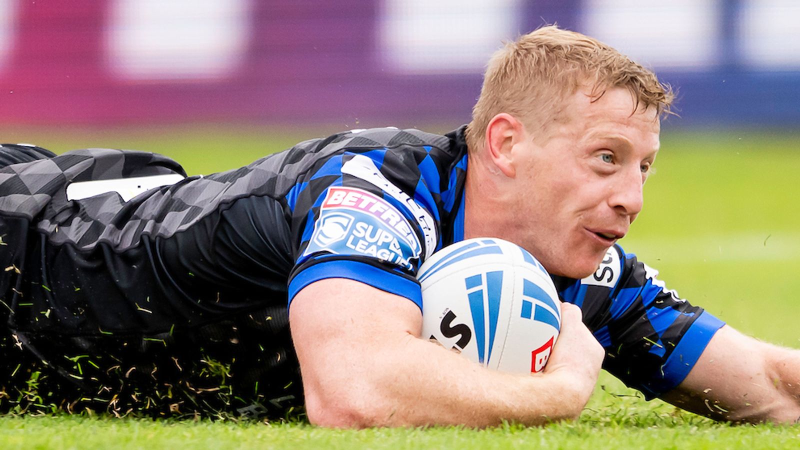 تساعد Miller's Magic Try Try Leeds على العودة على الفوز على قادة الدوري Hull KR