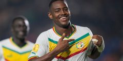 نقل الشائعات ، الأخبار: ليفربول بين الأندية التي تتطلع إلى المهاجم الشاب إدريسا جوي