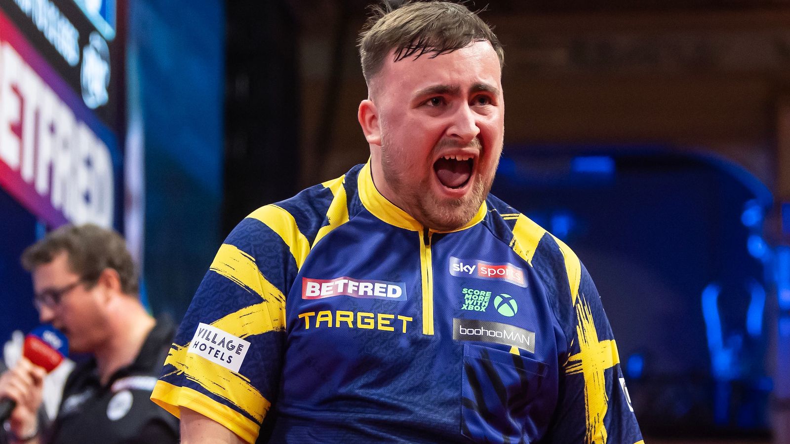 يظهر Luke Littler أنه "بطل العالم لسبب ما" في World Matchplay