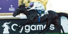 ينكر ليفارد كلية ترينيتي في Grand Prix de Paris Thriller