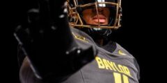 Baylor's Anthracite و Chrome Combo Headline أفضل زي كرة قدم جامعي من الأسبوع 1