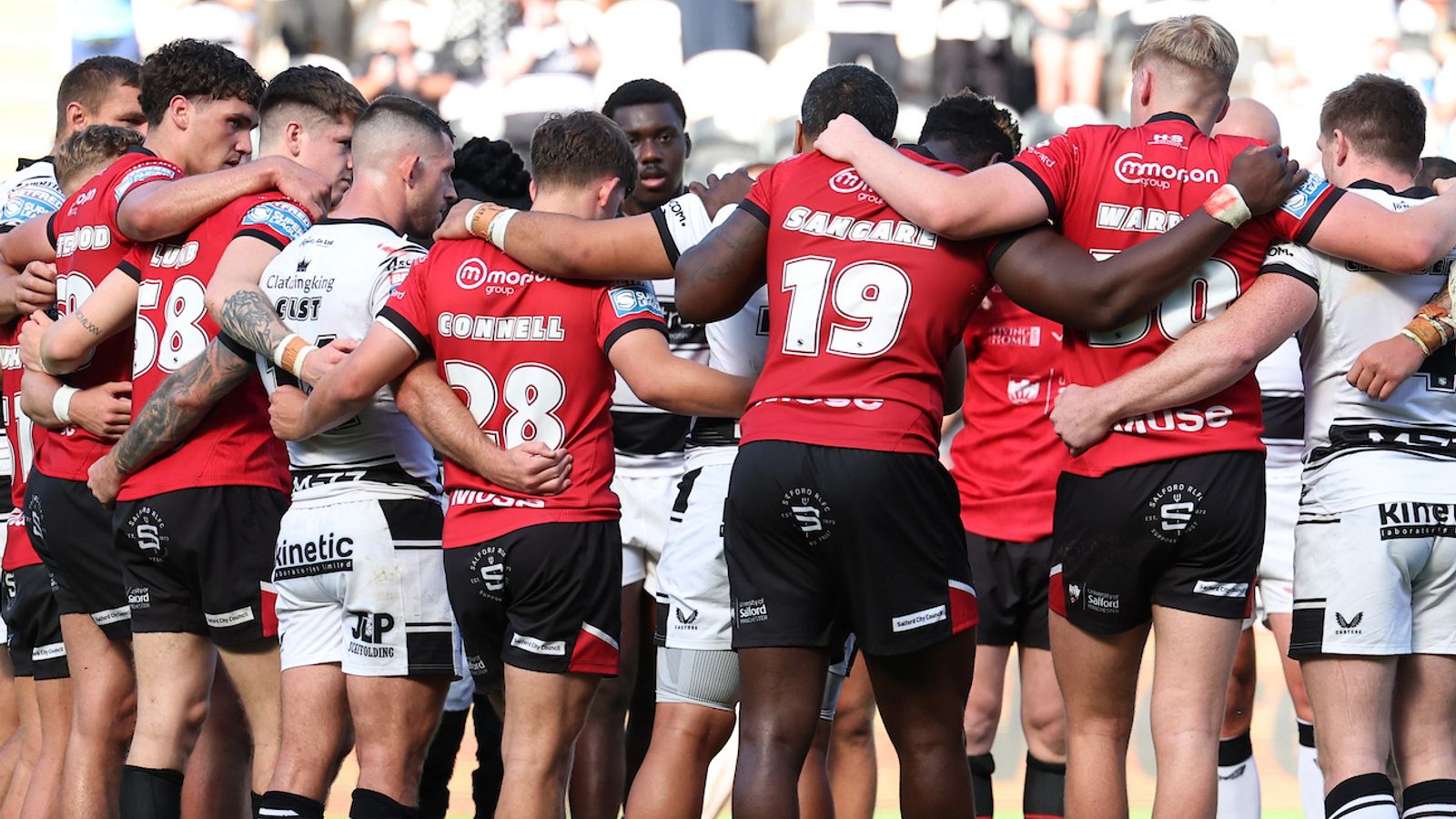 Hull FC Run في 14 محاولات ضد Salford مؤقتة