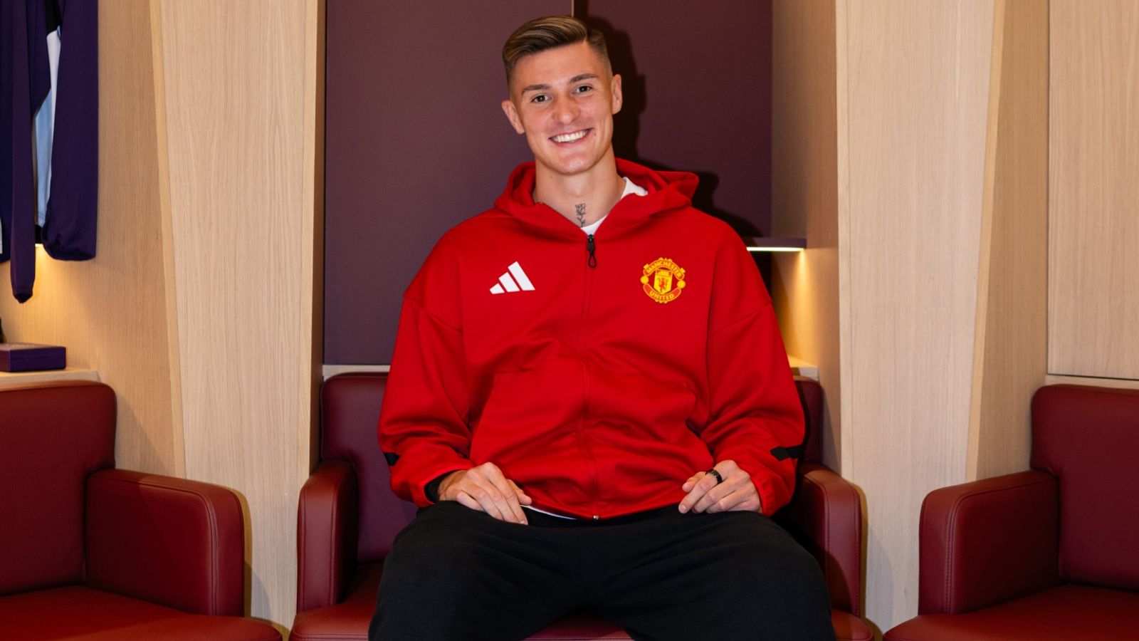 MAN UTD Sign Sesko مقابل 73.7 مليون جنيه إسترليني من RB Leipzig