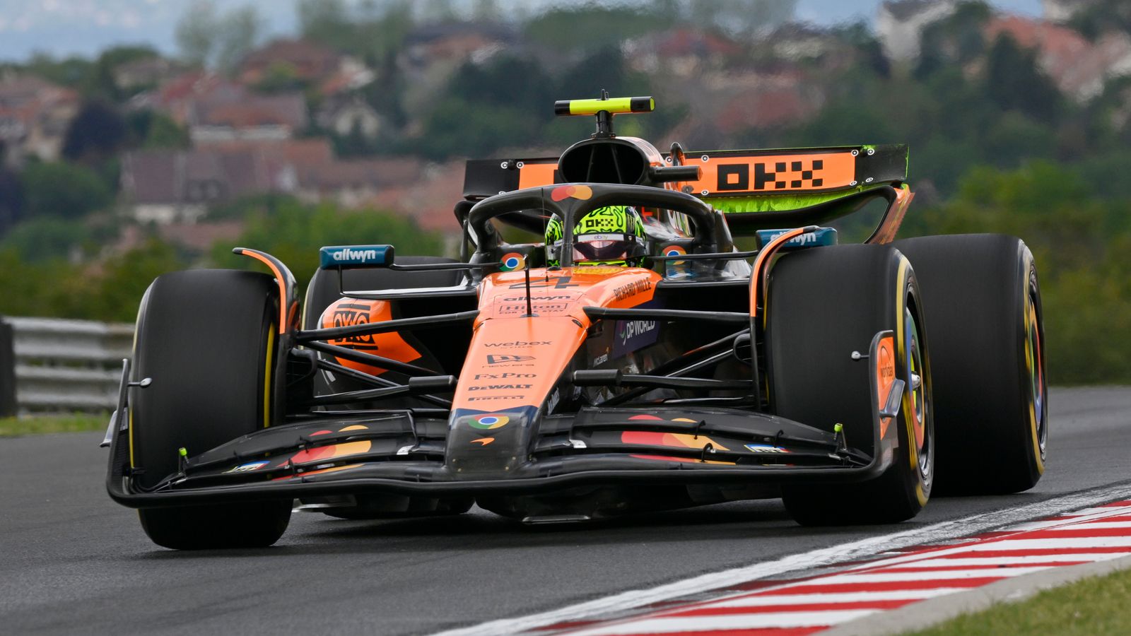 Norris Pips Piasstri كما بدأ McLaren في البداية في المجر