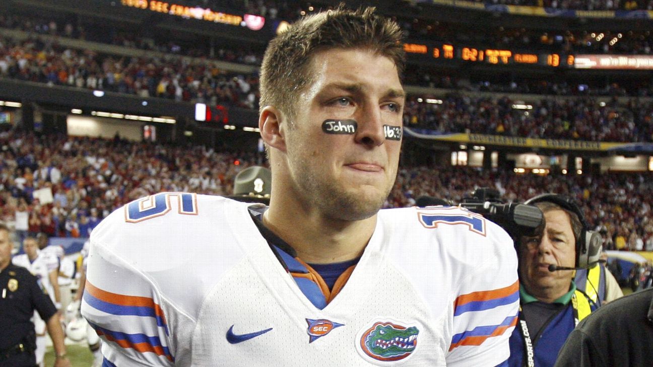 Tebow ، Deion بين AP's All-Time All-American