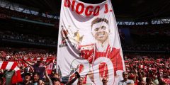 "تصرف مثل الشخص الذي كان Diogo" - تحية Slot قبل المباراة الافتتاحية العاطفية Anfield