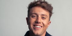 رومان كيمب لاستضافة عرض جديد "الدوري الإنجليزي الممتاز يوم الجمعة" على Sky Sports News
