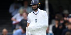 "علامة للرجل" - ستوكس ، ثناء الرصاص الجذر على Woakes المسلحة الواحدة