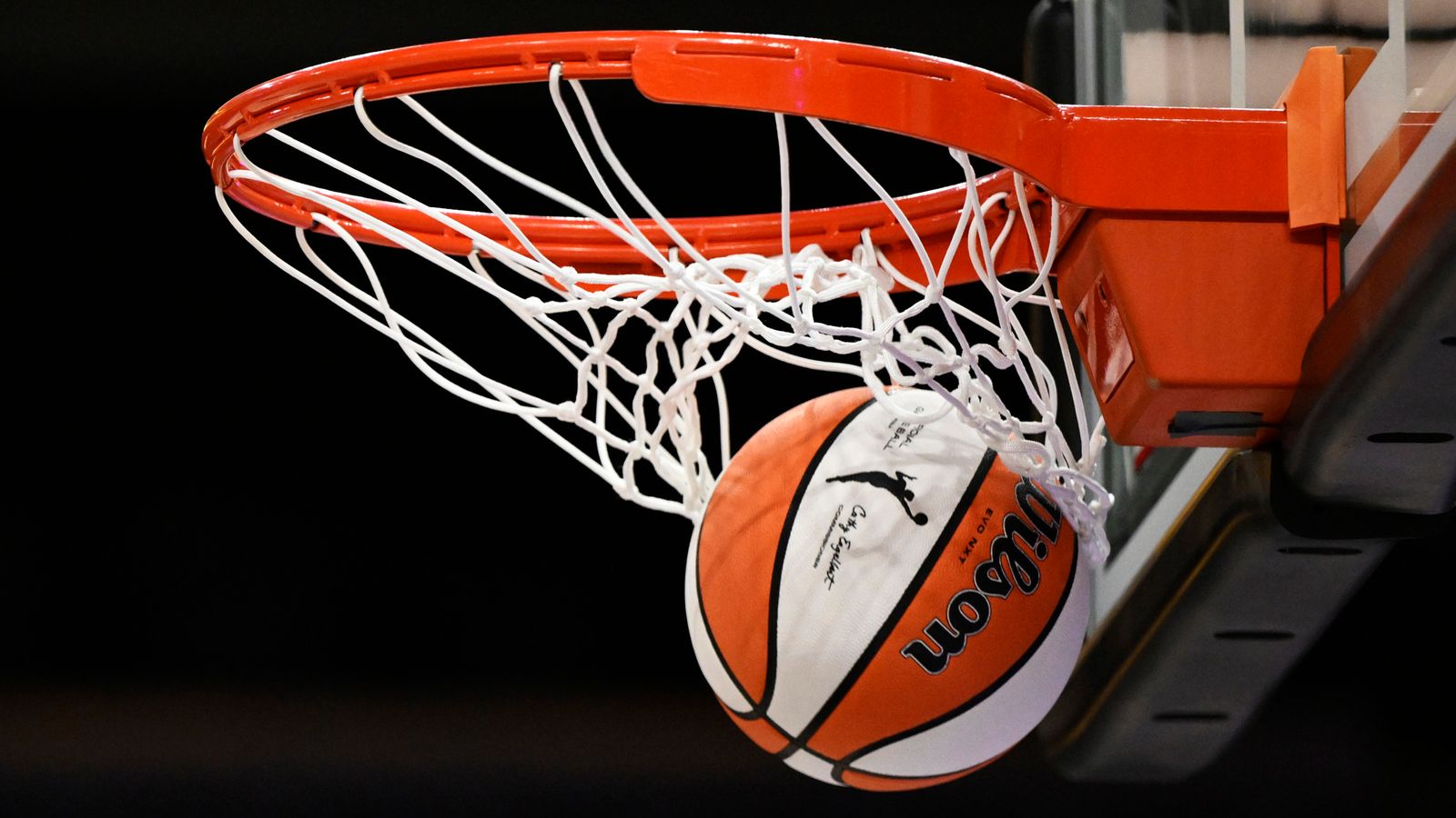 مدرب WNBA غاضب من الألعاب الجنسية التي ألقيت في الألعاب - "نحن بحاجة إلى اتخاذ إجراء"