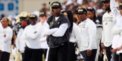 يقول Deaion “Deion Healthy في المقابل
