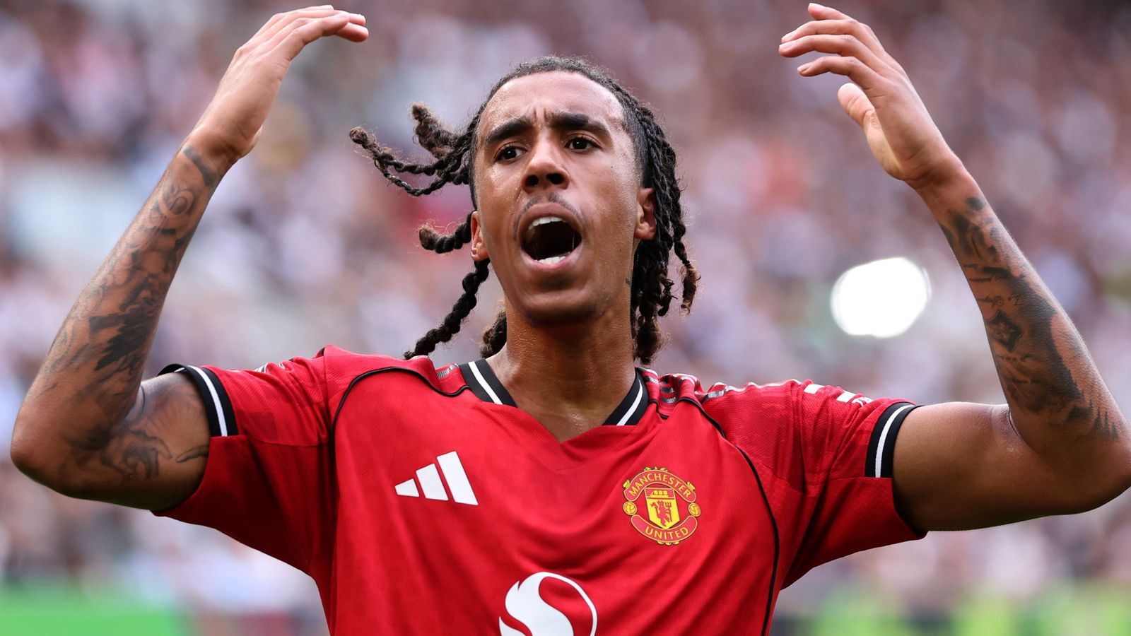 يورو: "أخطاء صغيرة" تكلفنا في أسبوع صعب بالنسبة إلى MAN UTD