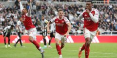 Arsenal مقبض الشدائد ، أثبت أنهم ينتمون إلى سباق لقب الدوري الإنجليزي الممتاز