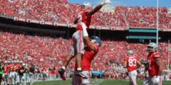 Buckeyes الاستيلاء على رقم 1 ؛ LSU ، ترتفع العصي مع سقوط المد