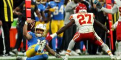 Harbaugh يروي هربرت بينما تغلب البراغي أخيرًا على KC