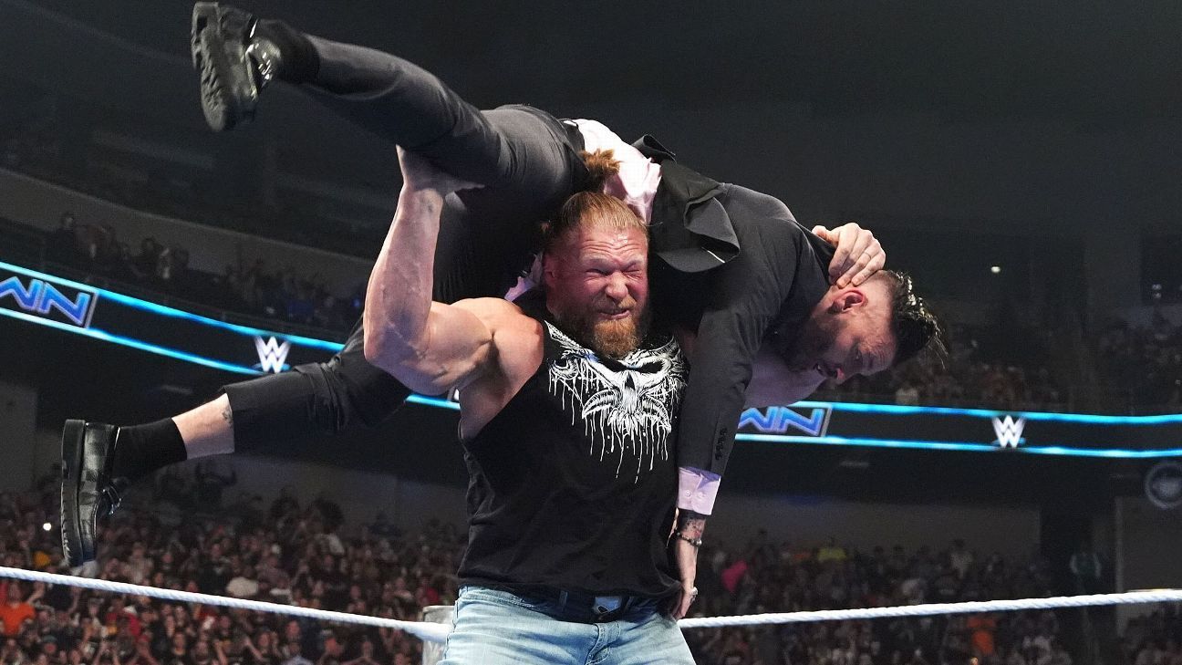 WWE Smackdown Takeaways: عقود لـ Wrestlepalooza وقعت