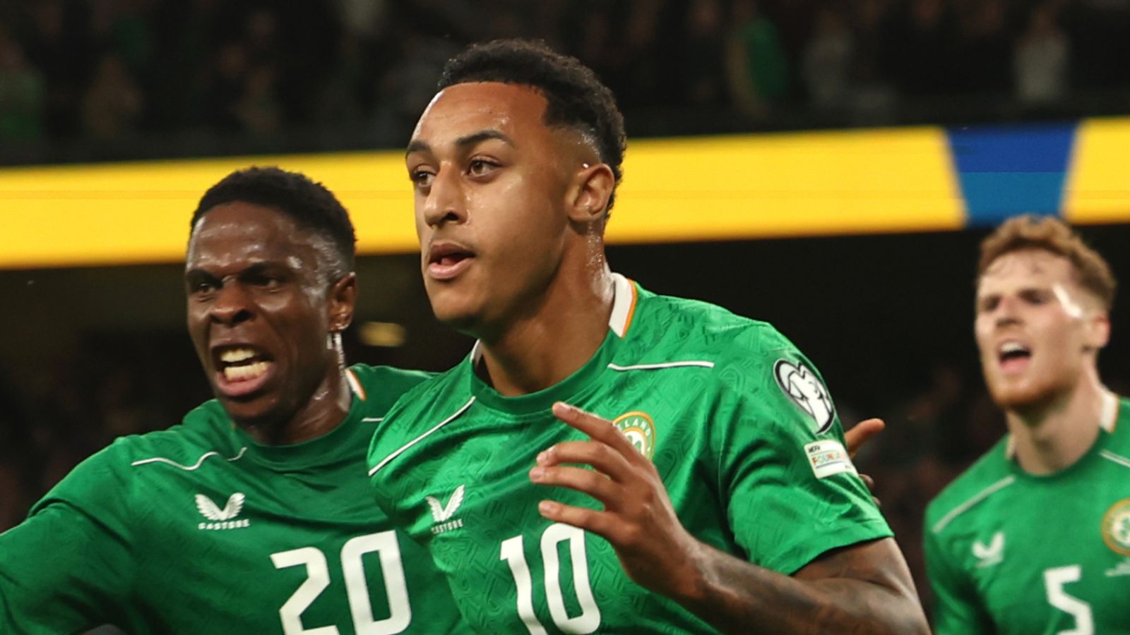 أيداه تنقذ آخر نقطة جاب لأيرلندا ضد 10 لاعب هنغاريا