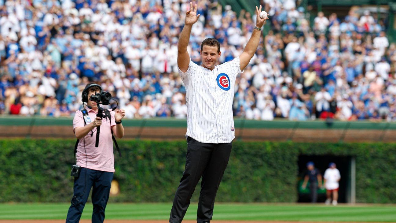 احتفل Rizzo في حفل التقاعد Wrigley