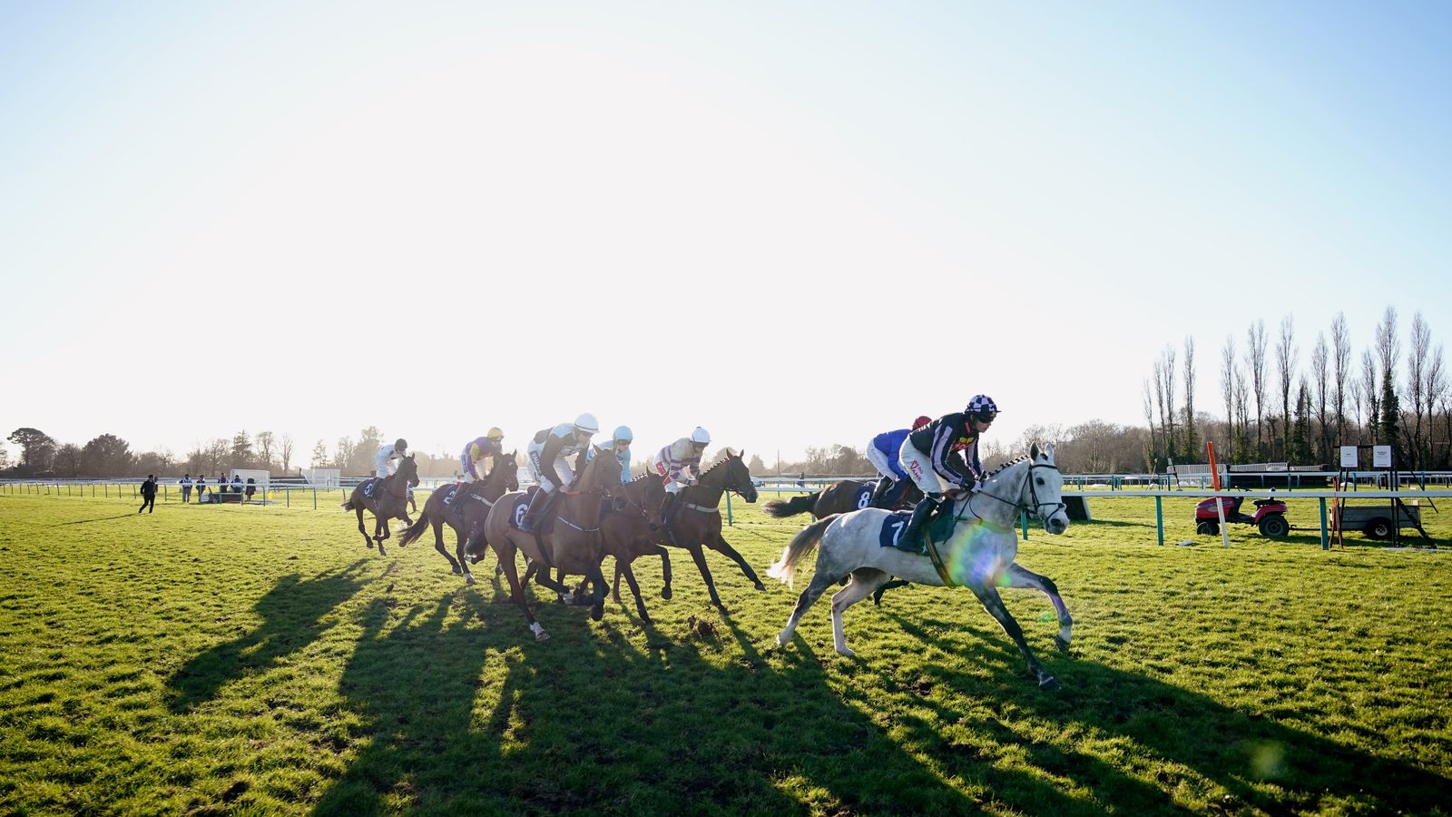 اليوم على Sky Sports Racing: ميزة Fontwell و Wolverhampton