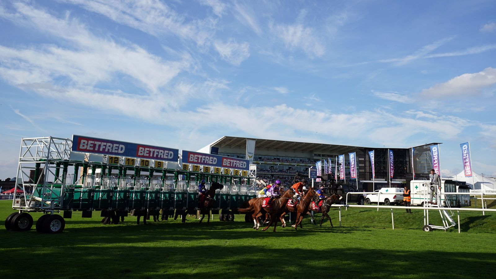 اليوم في Sky Sports Racing: Park Hill Kickstarts St Leger Festival في Doncaster