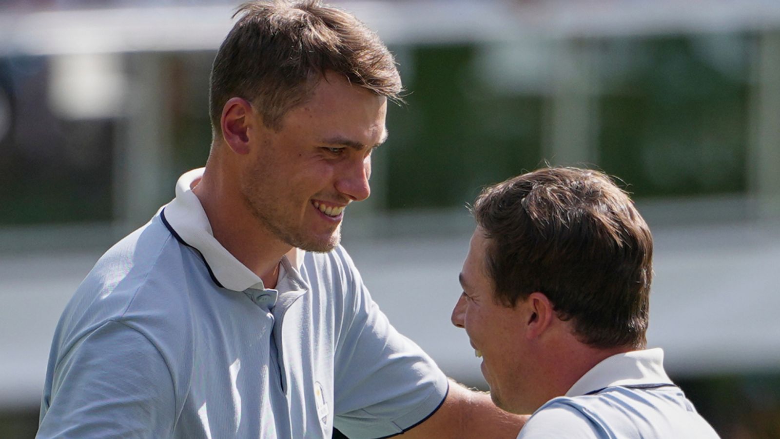 دونالد يلتصق مع الاقتران الفائز حيث يتصدر DeChambeau الولايات المتحدة الأمريكية يوم السبت