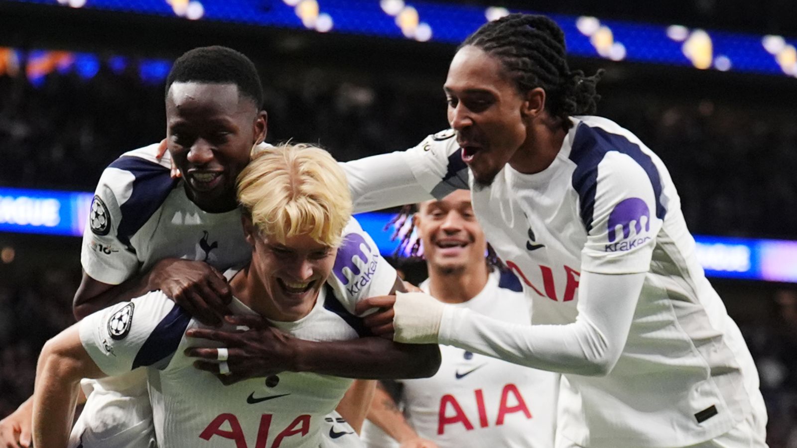 سبيرز إيدج فياريال لتسليم فرانك فوز في مباراة دوري أبطال أوروبا الأولى