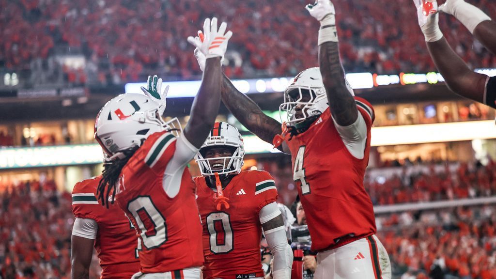 "كل ما يستغرقه الأمر": Canes Top Irish in Showdown