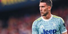 نقل الشائعات ، الأخبار: مان يونايتد ، أتلتيكو ، برشلونة فلاهوفيتش