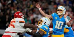 هربرت يضيء بينما يحصل شواحن على فوز AFC West على الزعماء في البرازيل