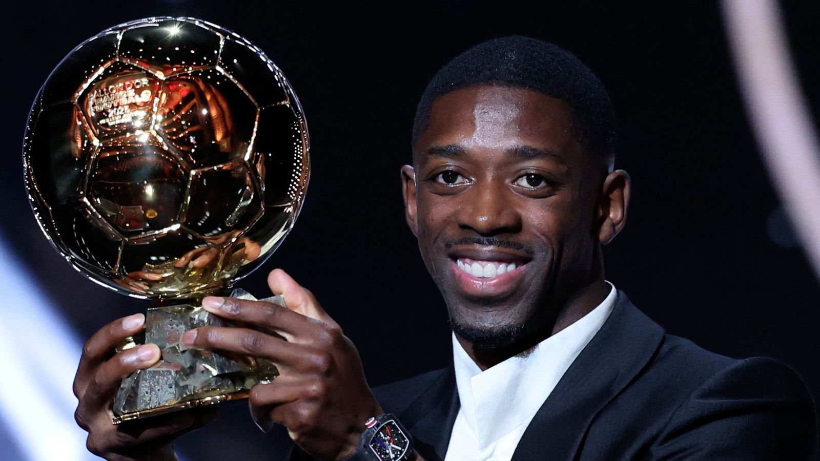 يفوز ديمبيلي وبونماتي بالون دي أو جوائز