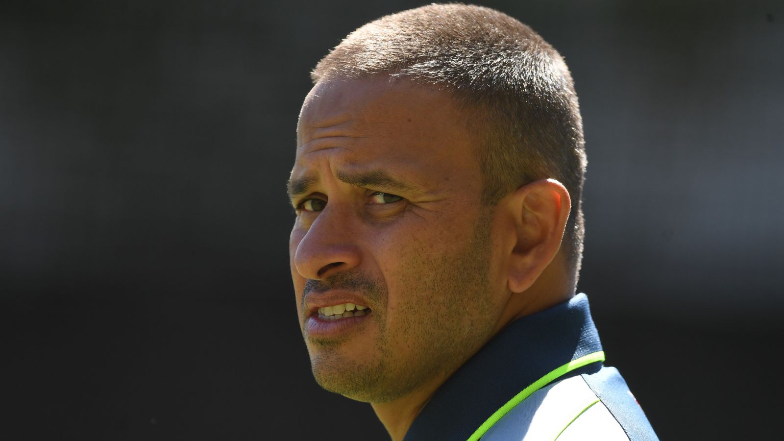 أستراليا تغيب عن خواجة في اختبار آشز الثالث لكن كامينز وليون يعودان