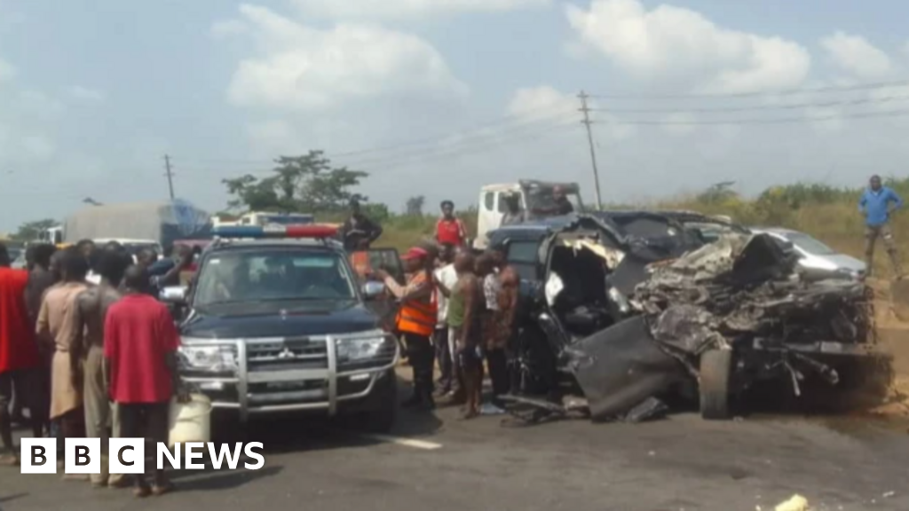 أصيب أنتوني جوشوا في حادث سيارة مميت بنيجيريا