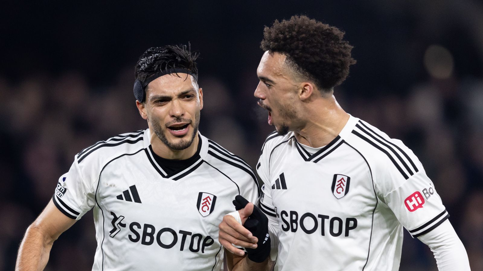 ركلة جزاء خيمينيز "الناعمة" تمنح فولهام فوزًا ضئيلًا على فورست