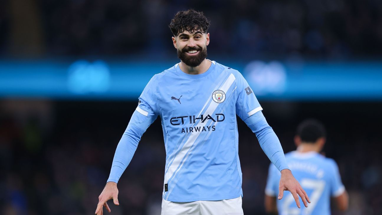 شائعات الانتقالات والأخبار: برشلونة يتطلع إلى مدافع مانشستر سيتي جفارديول