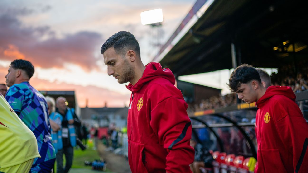 شائعات، أخبار: ريال مدريد يستهدف دالوت لاعب مانشستر يونايتد