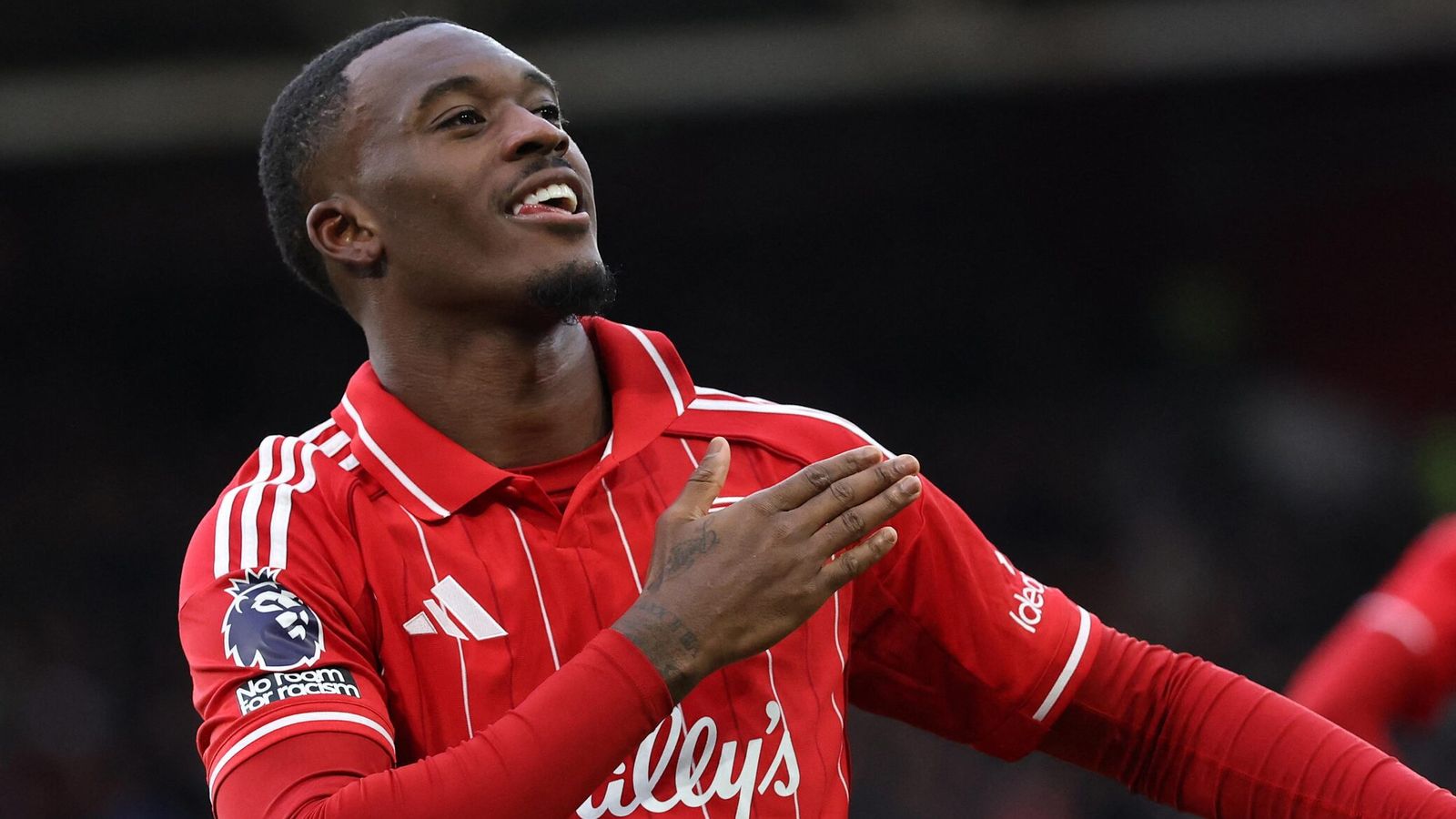 فورست يسحق توتنهام آسفًا بينما يكافح فيكاريو مرة أخرى