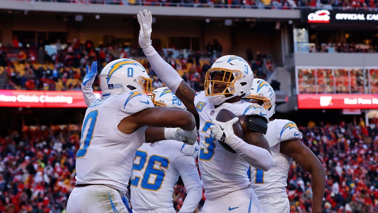 "موسم الحساء": يقود قزم باتريوتس بيلز المشاركات التافهة في اتحاد كرة القدم الأميركي