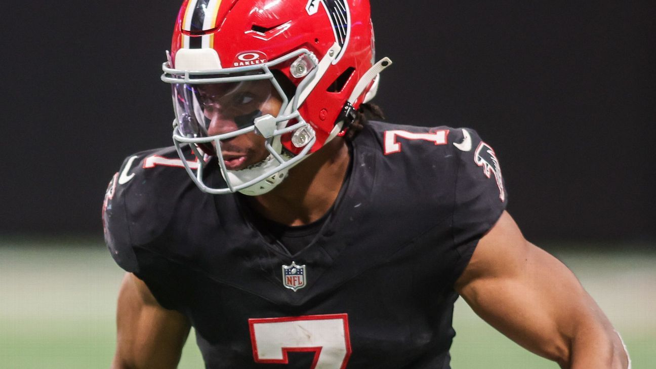 يتدحرج روبنسون لمسافة إجمالية تبلغ 229 ياردة، وترتفع الصقور