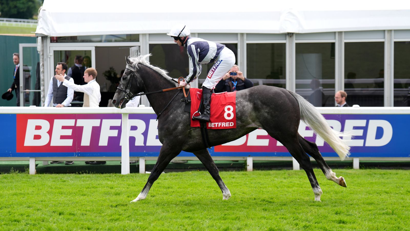 يسعى Tyrrhenian Sea إلى تحقيق الفوز الثاني في Quebec Stakes في Lingfield