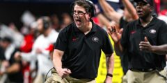 يعود Muschamp بينما يطلق Horns النار على DC Kwiatkowski