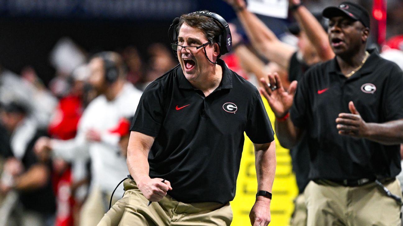 يعود Muschamp بينما يطلق Horns النار على DC Kwiatkowski