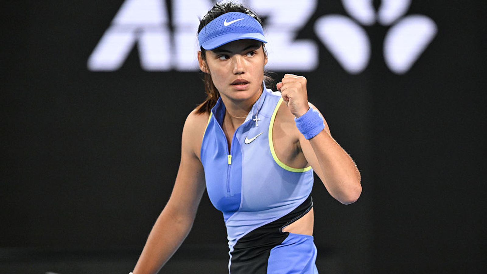 Raducanu يستمتع باللقب الجديد ويتوق إلى "تحسين الكثير"