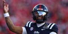 المصادر: Ole Miss 'Chambliss سيبقى إذا تم التنازل
