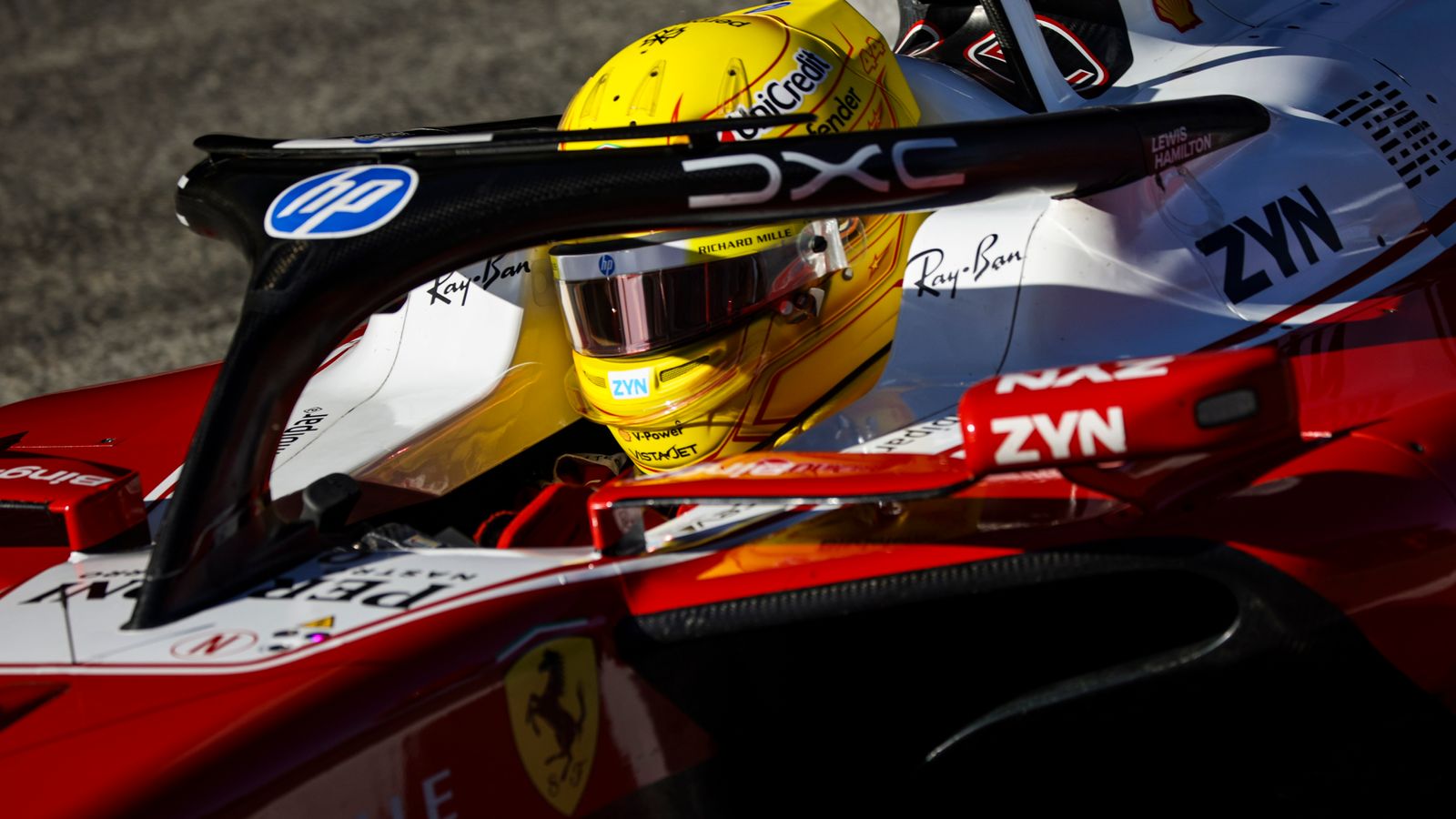 هاميلتون يحدد وتيرة ابتزاز برشلونة لفيراري