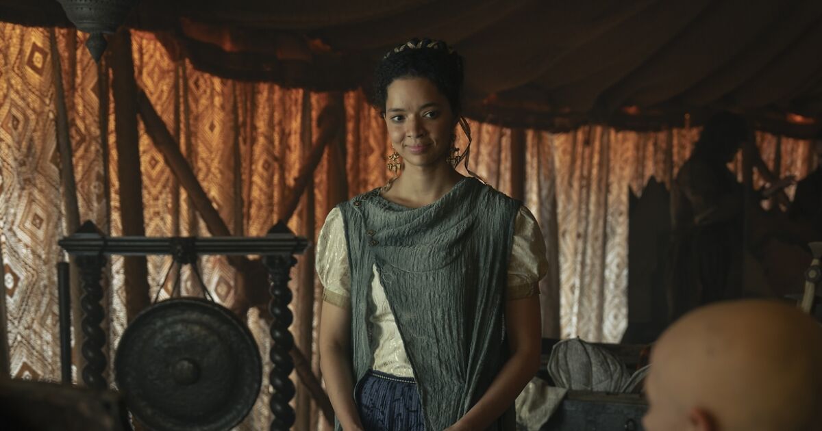 هل ارتفاع تانزين كروفورد هو نفس طول تانسيل الطويل جدًا من الكتاب؟