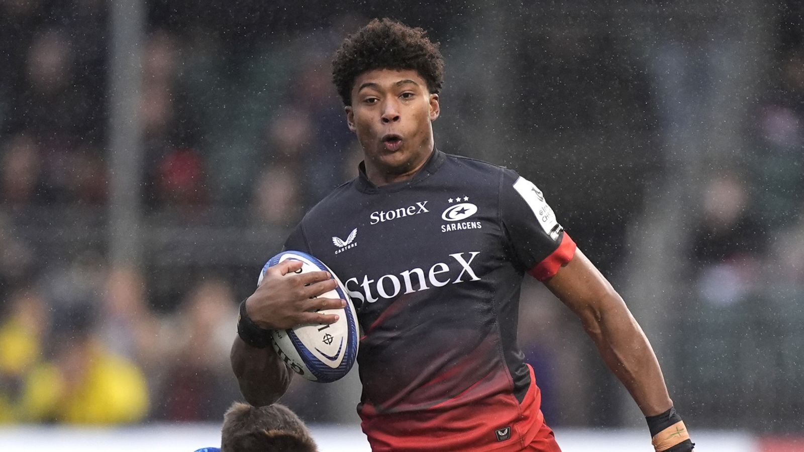 يسجل النجم المراهق كالوري أربع محاولات بينما يطغى المسلمون على نيوكاسل